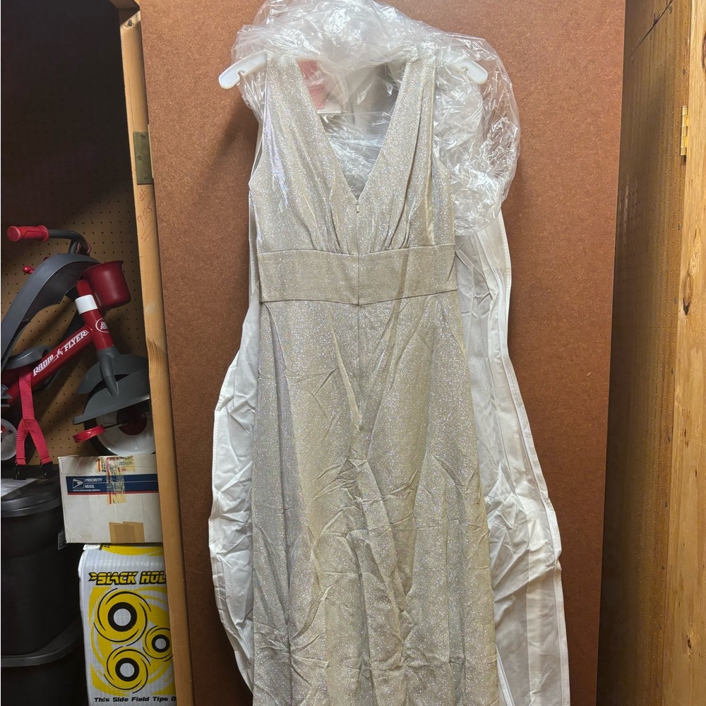 Mother of the bride dress that was never worn